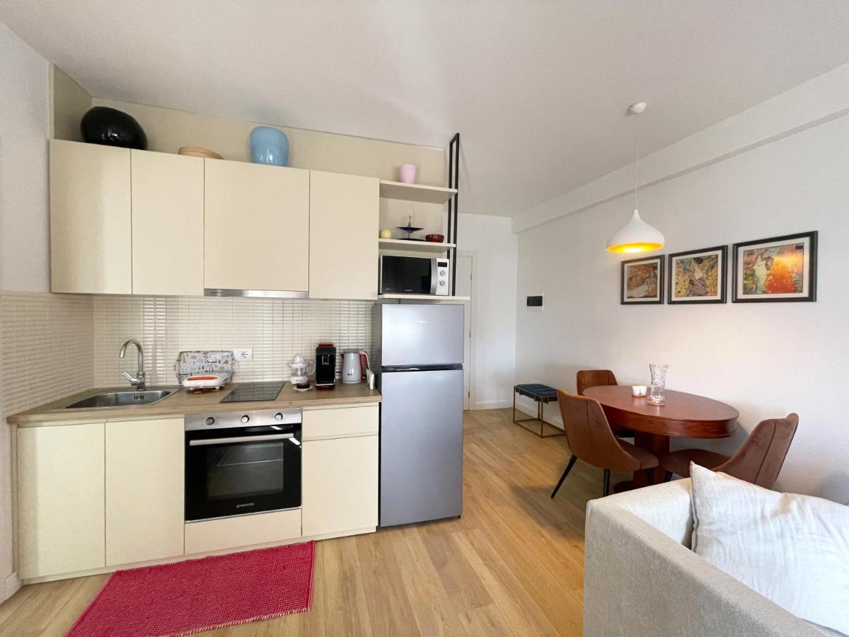 Metro Suites Tiranë Ngoại thất bức ảnh