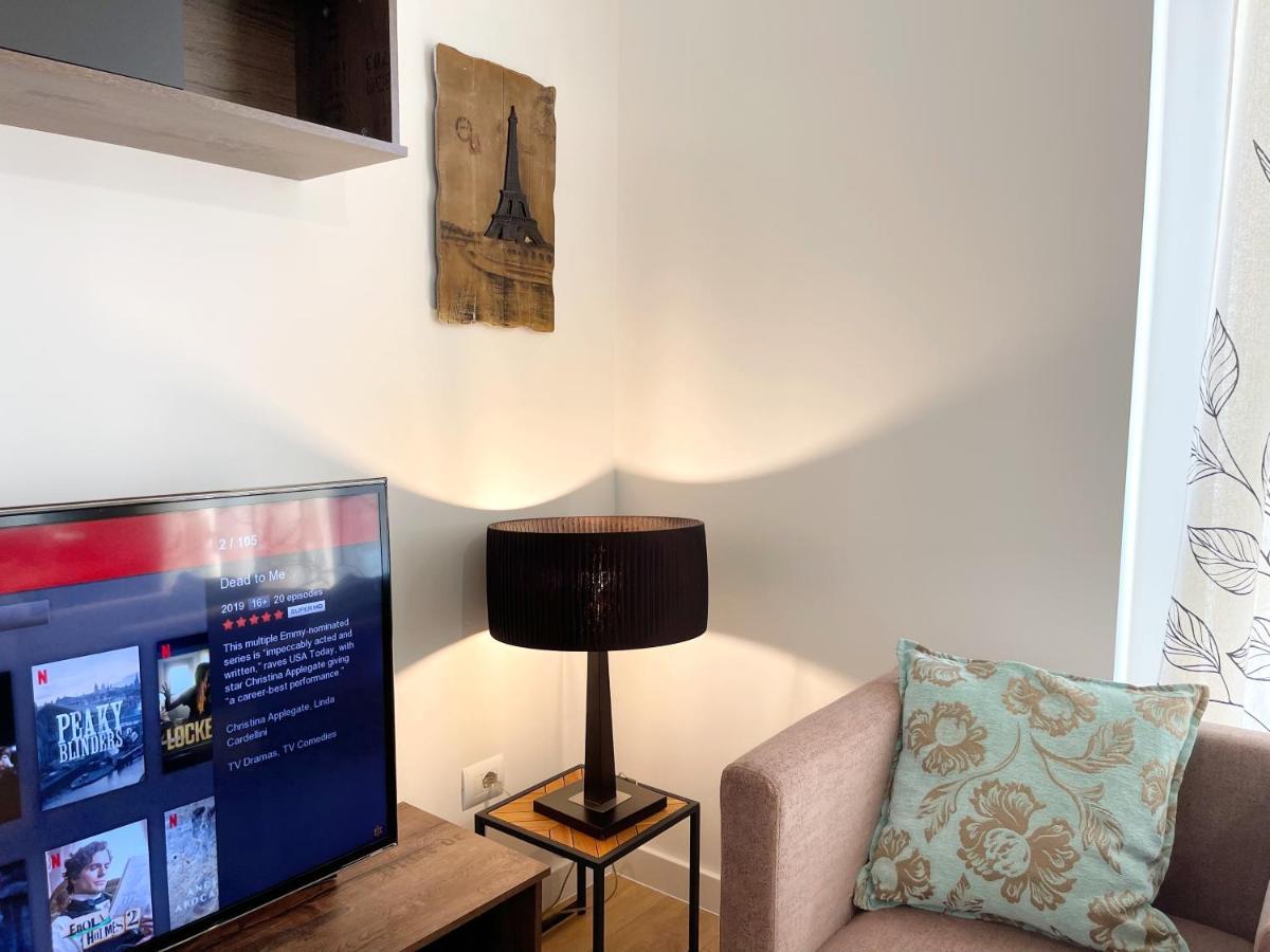 Metro Suites Tiranë Ngoại thất bức ảnh